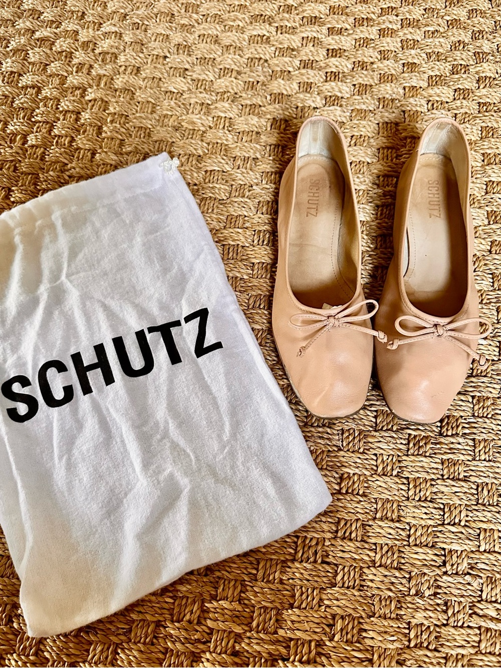 Schutz Nude Leather Ballet Flats Bow Square Toe Brazil Women's 8.5B Dust Bag